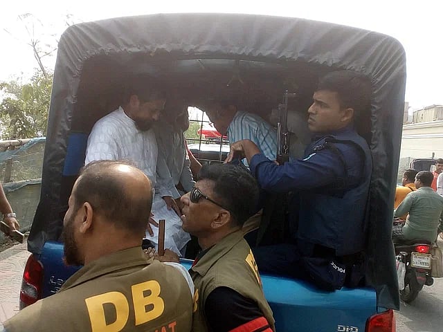 BNP leaders and activists are being detained from their march in Bagerhat on Saturday, 25 February, 2023.