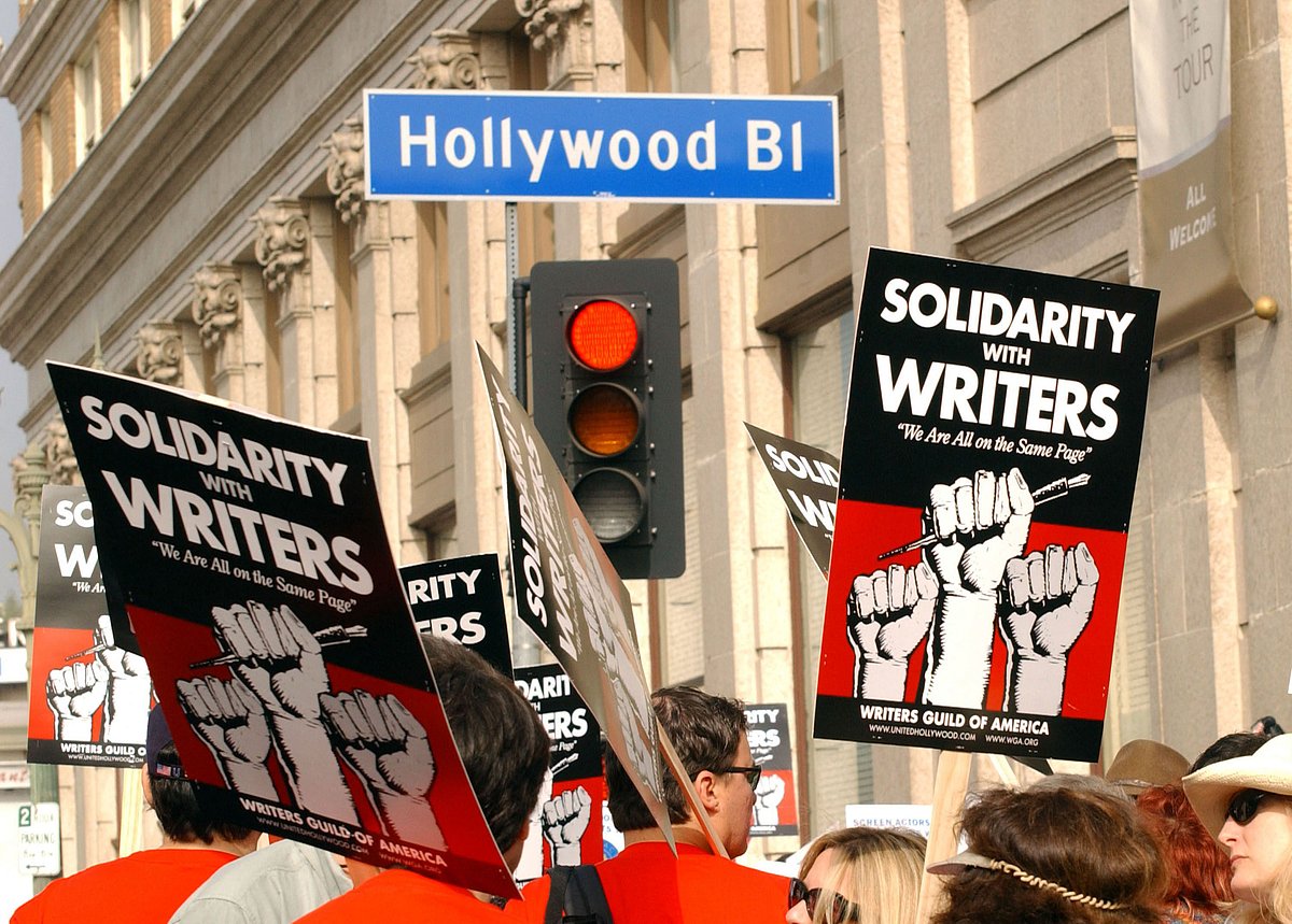 This 20 November, 2007 photo shows demonstrators holding signs during the 2007–2008 Writers Guild of America strike in Hollywood. Hollywood faced a cliffhanger moment Monday, 1st May, 2023 as talks to avert a potentially catastrophic strike by thousands of TV and movie writers remained unresolved just hours before a crunch deadline.