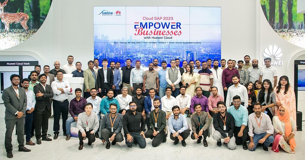 Organisers and participants in the Huawei Cloud SAP 2023 Summit at the Huawei Bangladesh Academy, Dhaka on 30 May 2023
