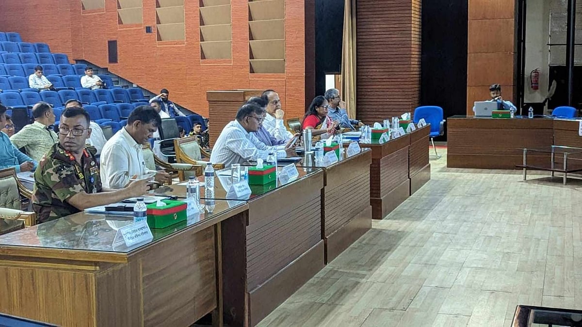 EC monitoring Dhaka-17 by-polls, elections of 2 municipalities through CCTV cameras