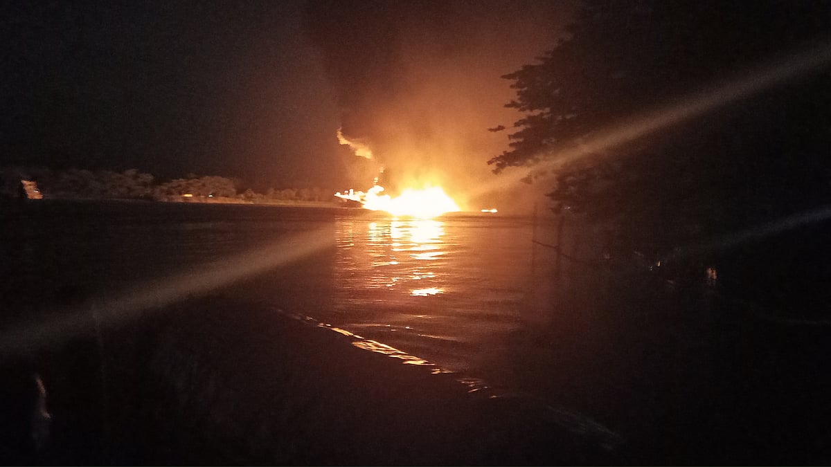 At least 11, including police officials, were injured after another massive fire erupted following an explosion on the Sagar Nandini-2 oil tanker on the Sugandha River in Jhalakathi on Monday evening