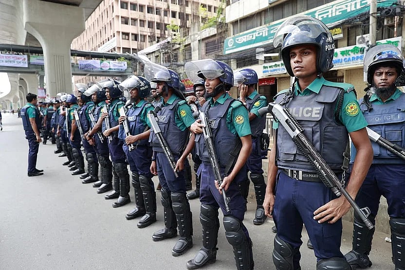 Security tightened in Dhaka ahead of counter political rallies of Awami ...