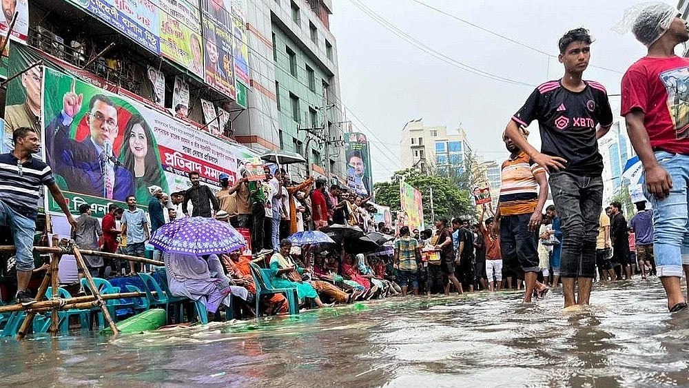 BNP leaders and activists gather before the party headquarters in the capital's Naya Paltan area on 4 August, 2023.