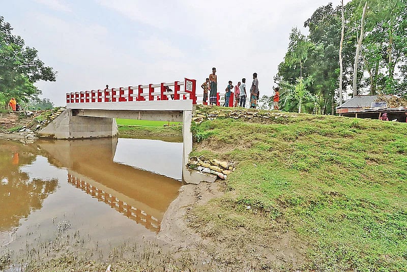 The bridge was constructed a few days back in Sonara of Pirgachha of Rangpur. It started to dilapidate already.