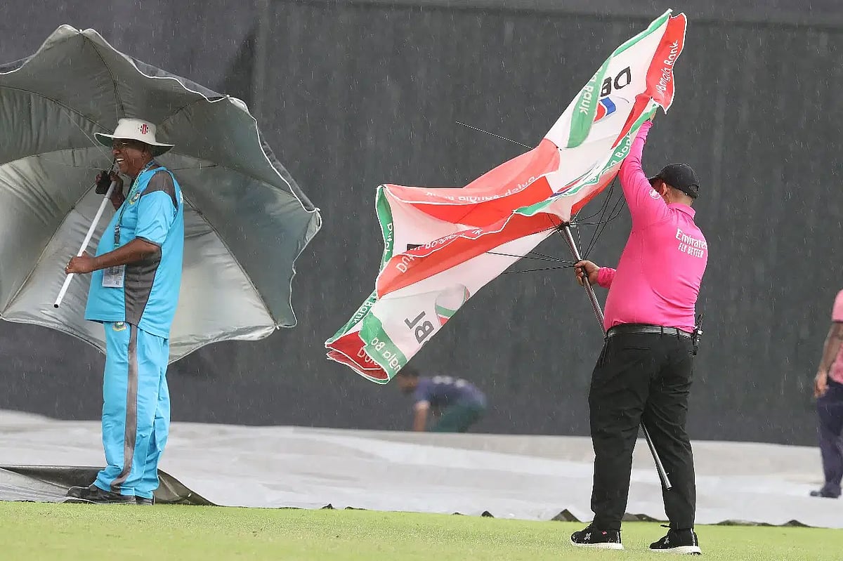 Play was stopped for almost two hours due to rain during the 1st ODI between Bangladesh and New Zealand in Dhaka on 21 September 2023