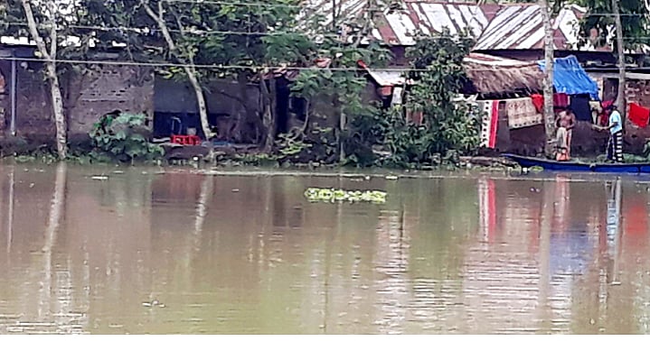 1500 families stranded as embankment collapses in Naogaon