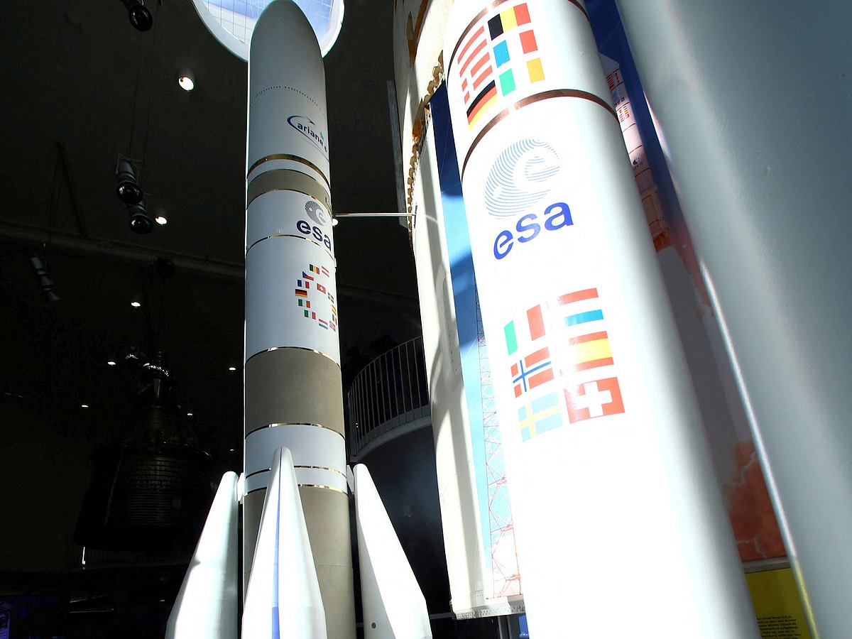 Europe Urged to Avoid Tech Underdo Role Ahead of Space Talks: Funding ...