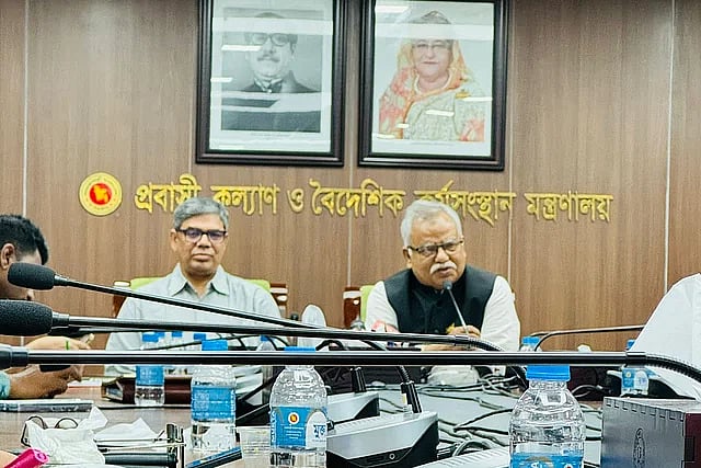 State minister Shafiqur Rahman is speaking at a view-exchange meeting with newsmen at the conference room of the expatriates welfare and overseas employment ministry on Sunday.