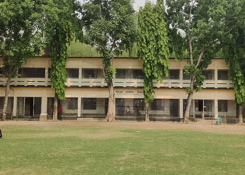 A very few voters were seen at  Shyampur High School centre in Daulatpur upazila of Kushtia district in the second phase of Upazila Parishad elections on 21 May, 2024