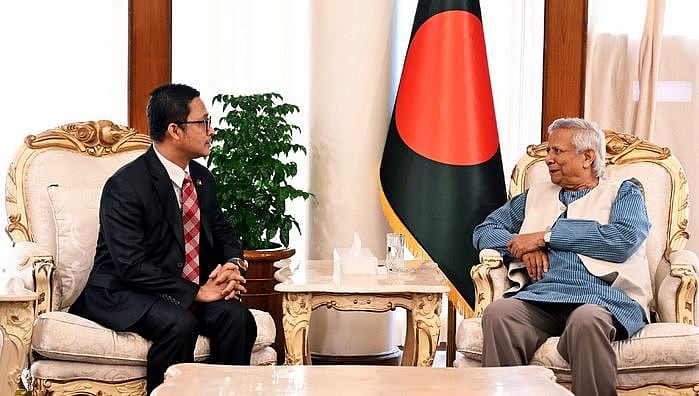 Malaysian High Commissioner to Bangladesh Mohd Shuhada Othman calls on Chief Adviser Dr Muhammad Yunus at the State Guest House Jamuna on 13 January 2025