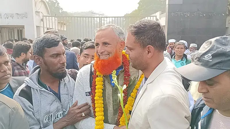 A prisoner is released. His relatives have come to receive him at the jail gate on 23 January 2025