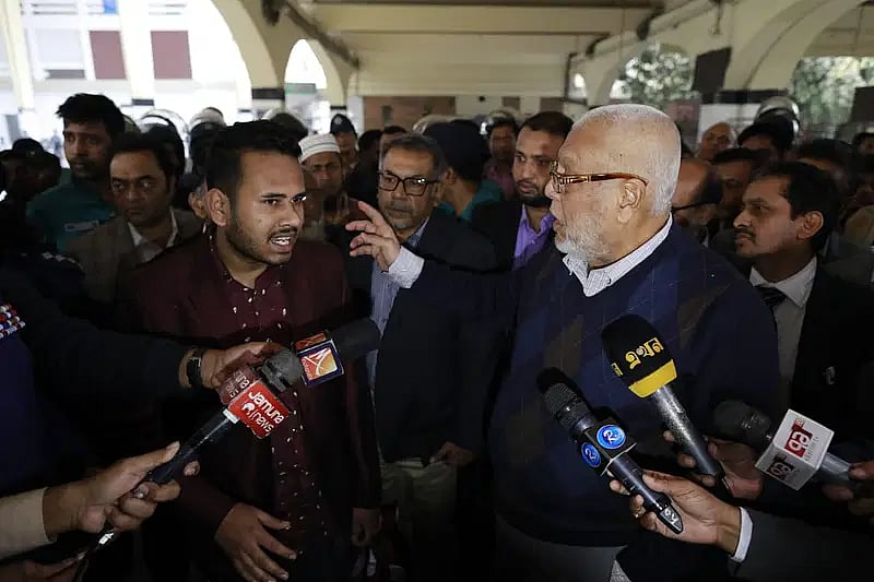 Bangladesh Railway ministry adviser Fouzul Kabir Khan talks to the media at Kamalapur Raiway Station on 28 January 2025