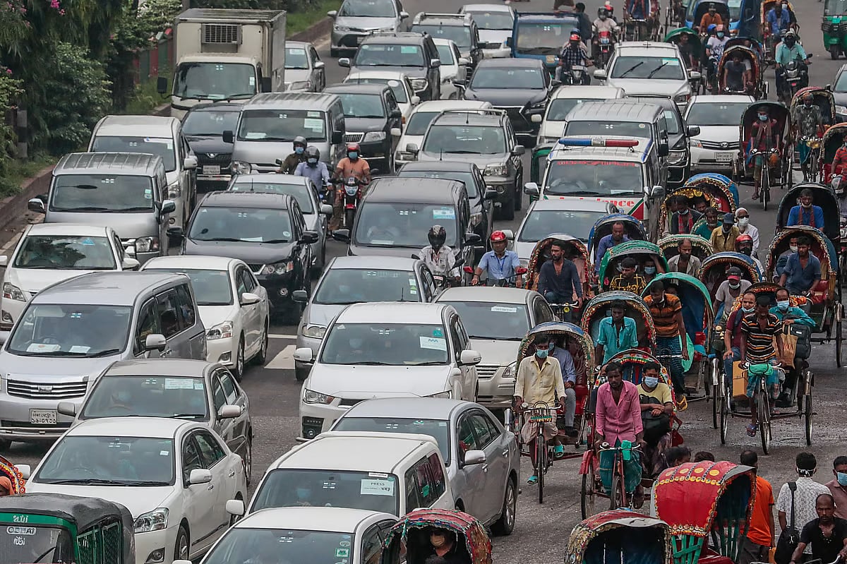 The government taskforce on re-strategising the economy has recommended limiting use of personal vehicle to release pressure on the capital.