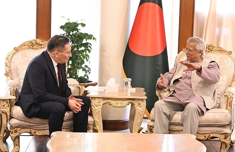 Director General of State Corporation for Nuclear Energy ROSATOM of the Russian Federation, Alexey Likhachev calls on Chief Adviser Professor Muhammad Yunus at the State Guest House Jamuna in Dhaka on 26 February 2025