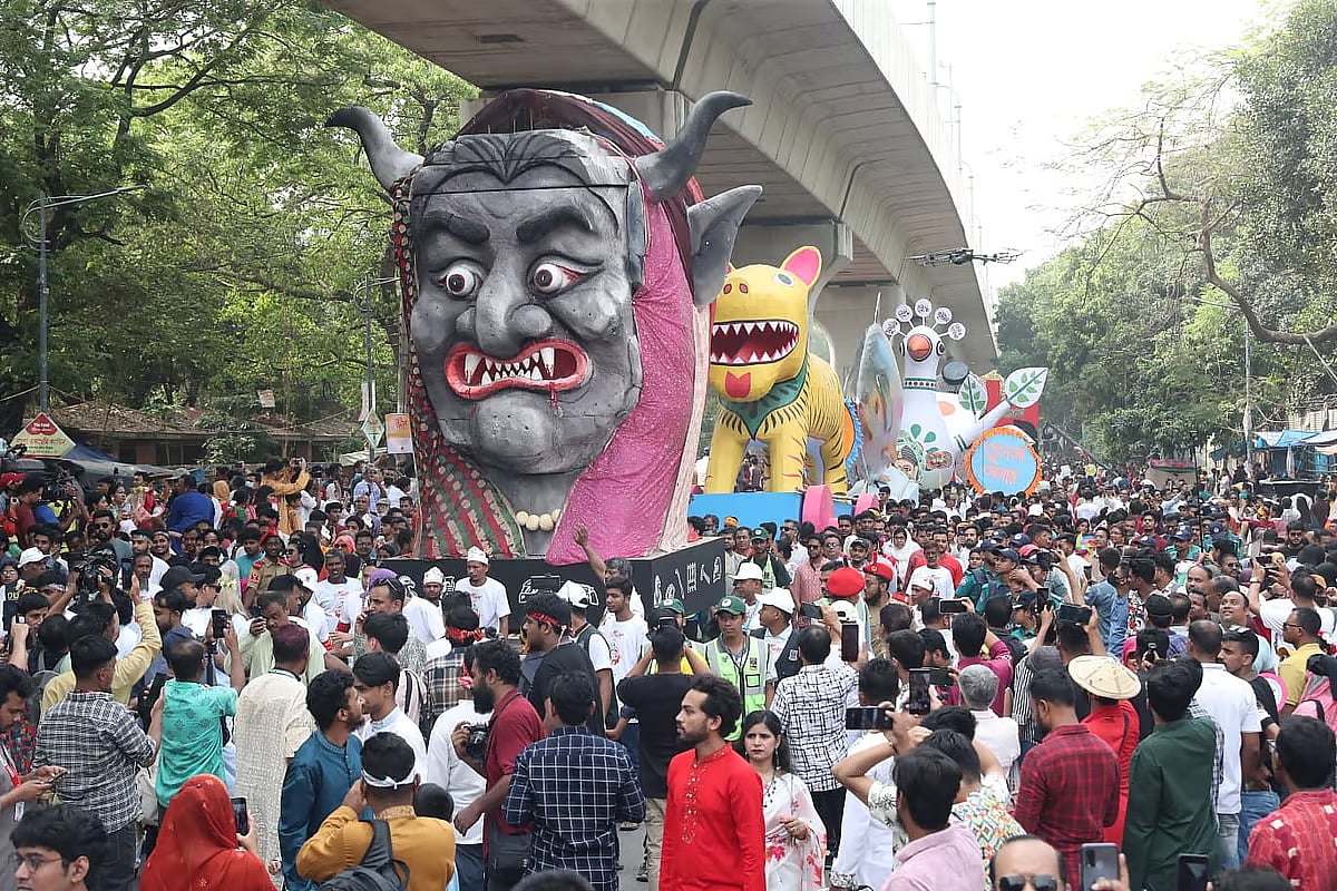 The Barshabaran Ananda Shobhajatra was brought out from the Fine Arts faculty of Dhaka University