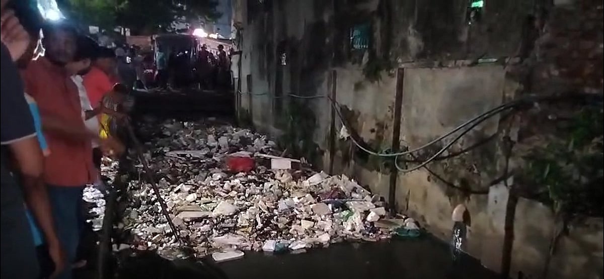 Fire-fighters, a team of divers, and city corporation cleaning staff are jointly conducting the rescue operation