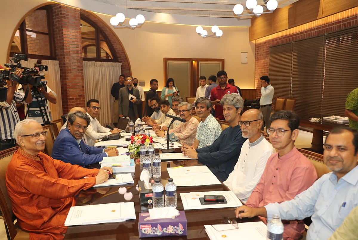 A meeting between the National Consensus Commission and the Ganasamhati Andolon  takes place at LD Hall of National Parliament Building, Dhaka, 27 April.