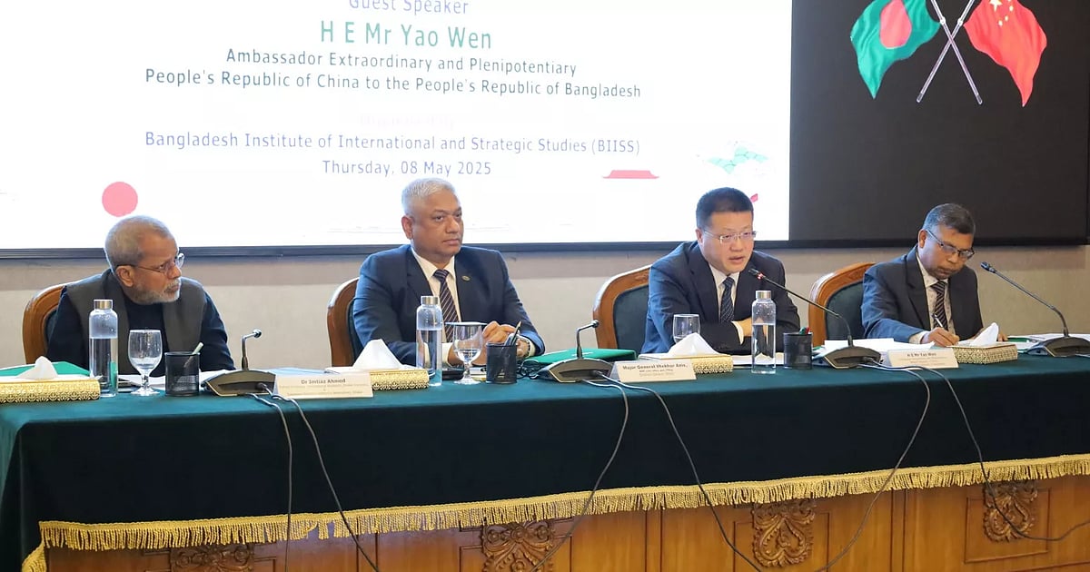 BIDA Executive Chairman Chowdhury Ashik Mahmud Bin Harun briefing journalists after visiting Laldia Char in Patenga on 8 April, 2025.