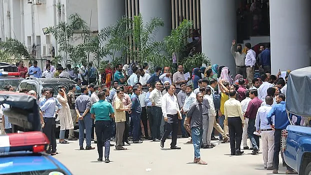 Despite heavy security measures from the law enforcement agencies, government employees staged their protests inside the secretariat for the fourth consecutive day today, Tuesday.