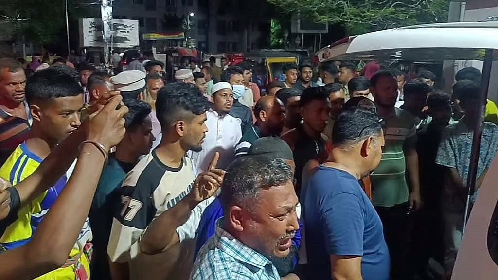 The injured are receiving treatment at Mollahat Upazila Health Complex, Khulna Medical College Hospital and Gopalganj Sadar Hospital.