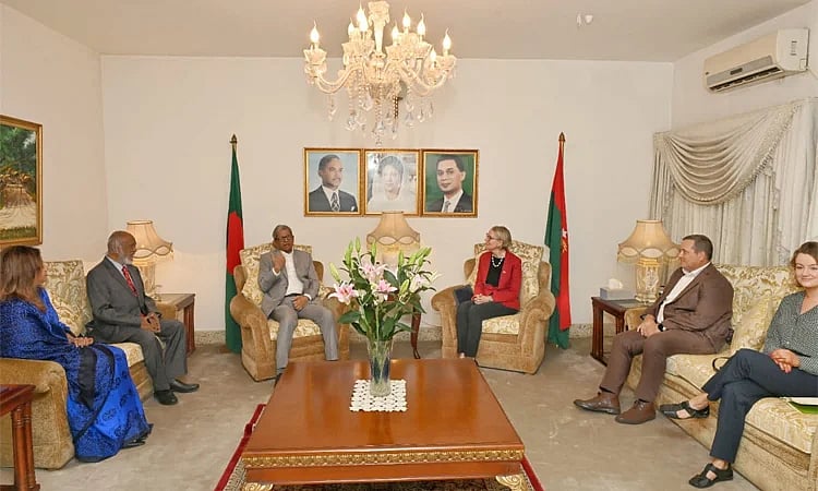 BNP Secretary General Mirza Fakhrul Islam Alamgir met British High Commissioner to Bangladesh Sarah Cooke at the BNP Chairperson's Gulshan office on Monday morning