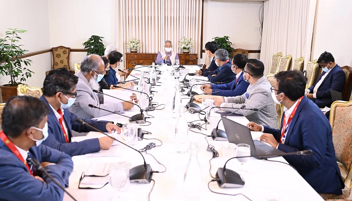 Chief adviser professor Muhammad Yunus speaks at the State Guest House Jamuna in Dhaka on 18 June 2025