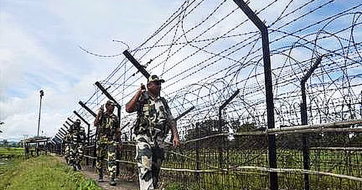 BSF Pushes 18 People Into Bangladesh Through Panchagarh Border bsf-pushes-18-people-into-bangladesh-through-panchagarh-border