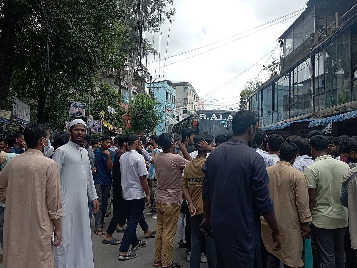 A section of the leaders and activists of the Anti-Discrimination Student Movement in front of the Patiya police station in Chattogram on 2 July 2025