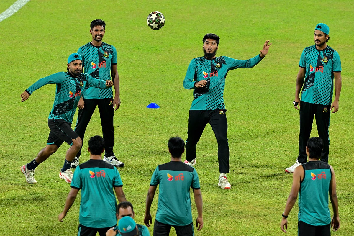 Bangladesh captain Litton Das (L) and his teammates attend a practice session at the Rangiri Dambulla International Stadium in Dambulla on 12 July 2025, on the eve of the second Twenty20 international cricket match between Sri Lanka and Bangladesh