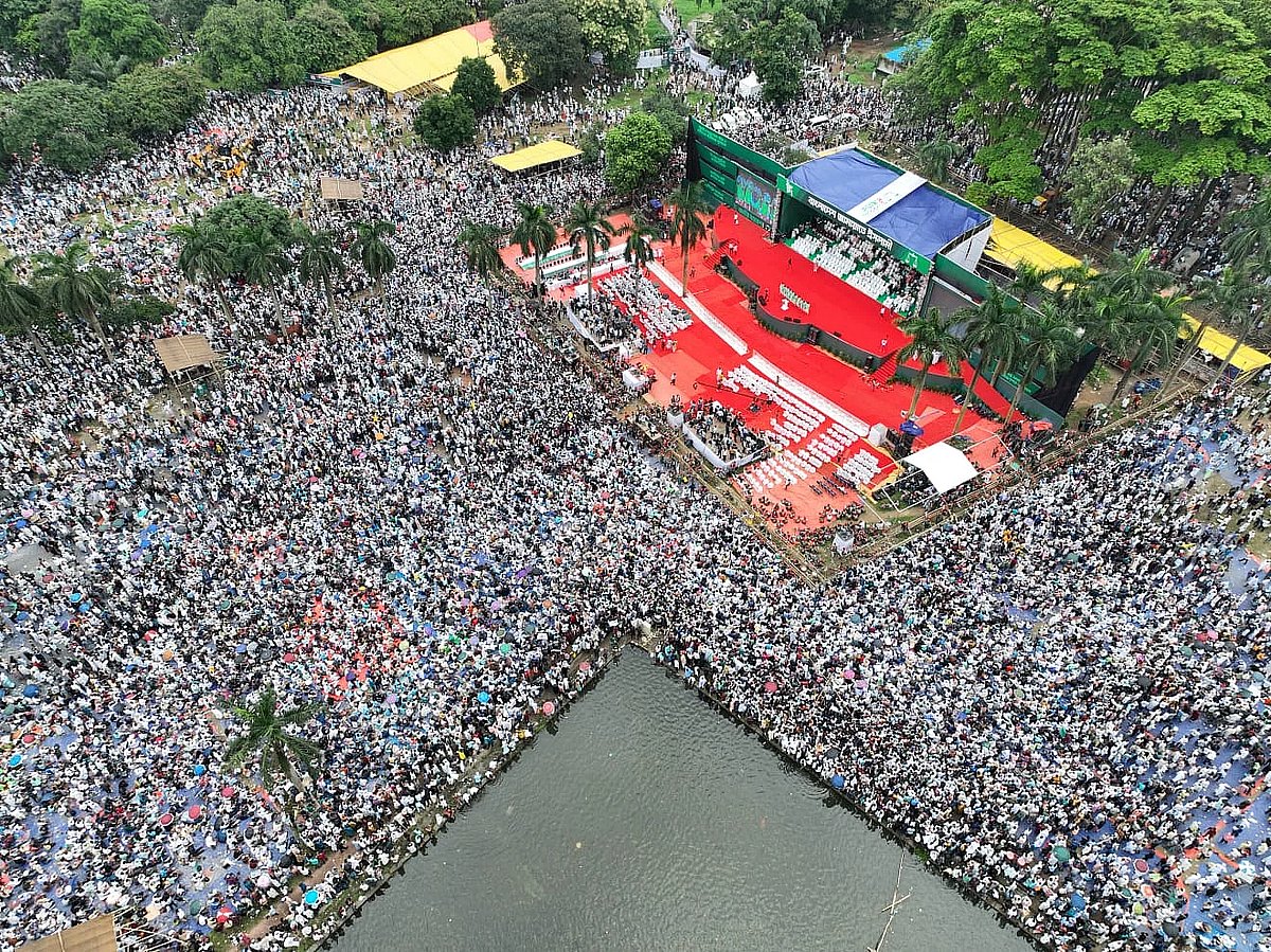An aerial view of the Jamaat rally in Suhrwardy Udyan. The photo was taken at 12:00 pm on 19 July, 2025.