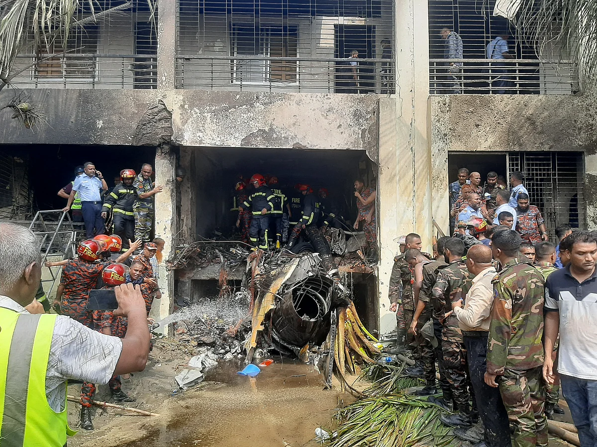A training aircraft of the Bangladesh Air Force crashed into a building of Milestone School and College in Uttara, Dhaka