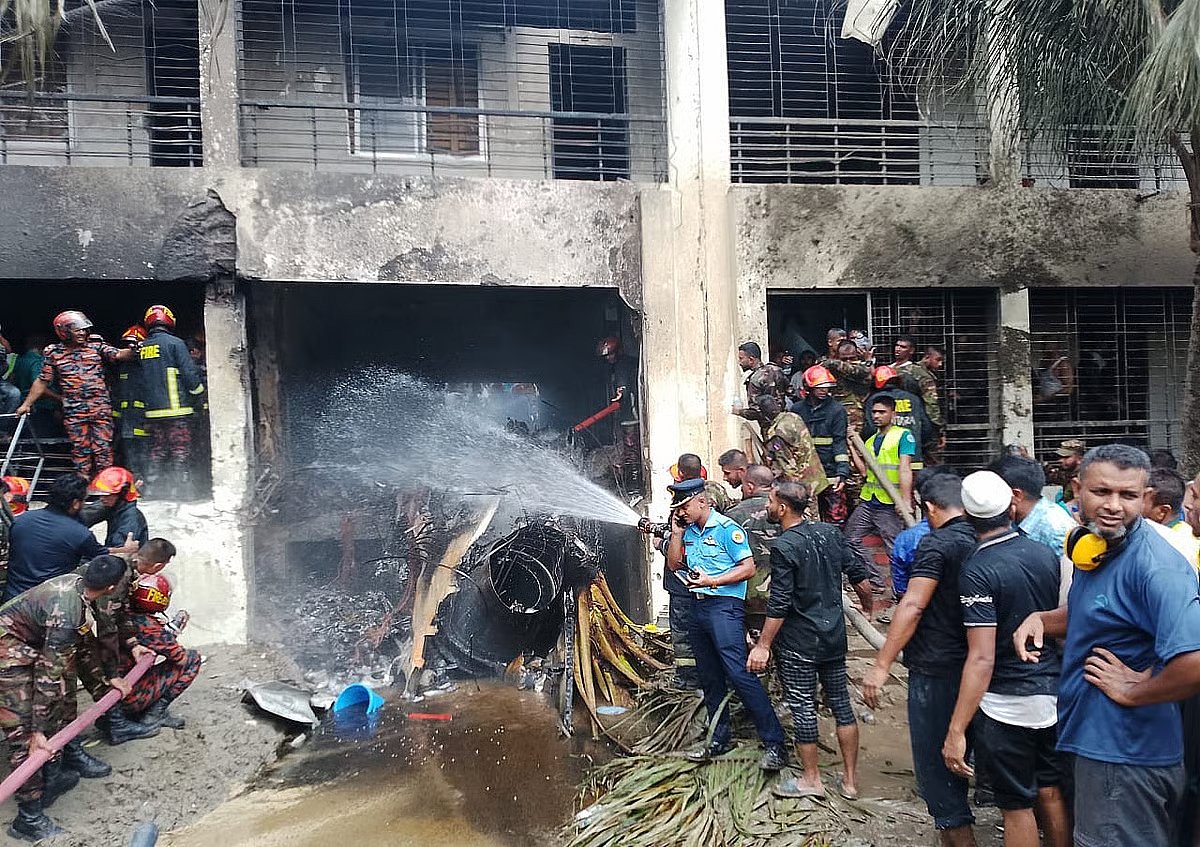 FT-7 BGI aircraft crashed into Milestone School building on 22 July