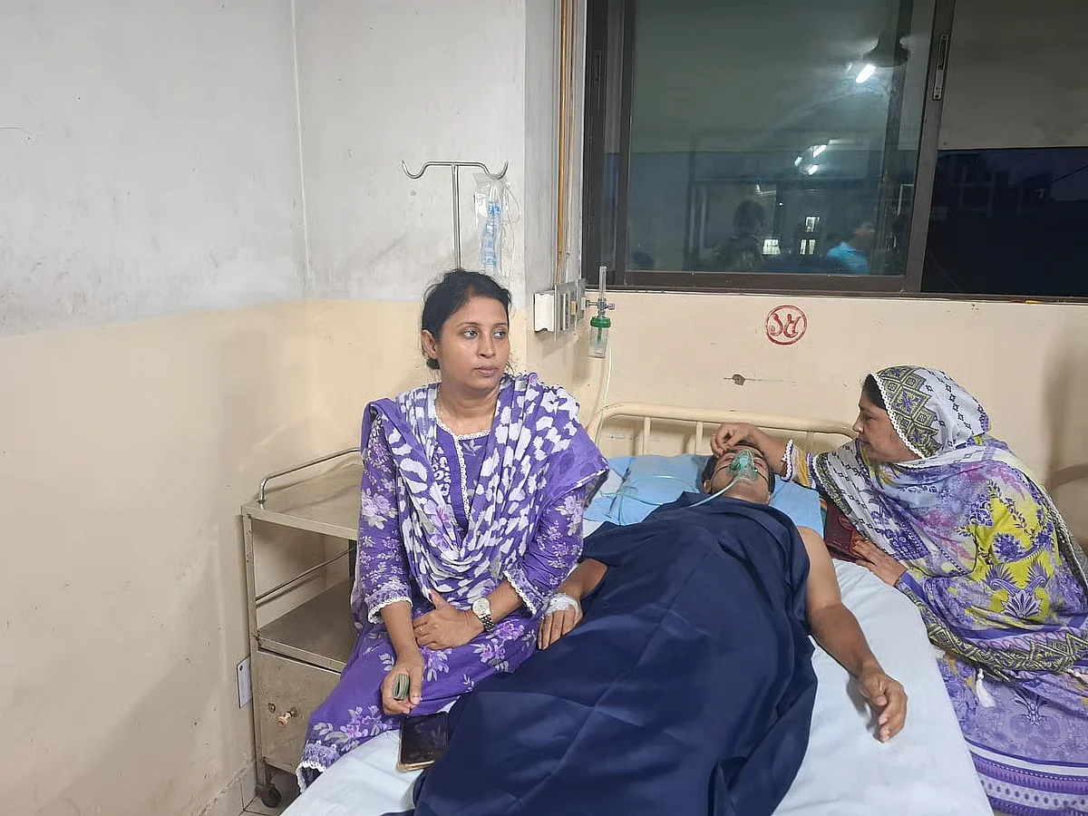 Mukul Hossain is undergoing medical treatment at Uttara Modern Medical College Hospital. The photo was taken on the night of 21 July 2025