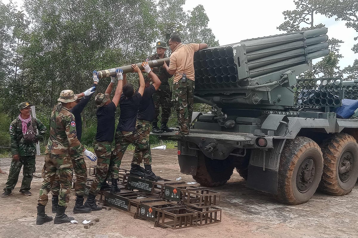 Cambodian soldiers reload the BM-21 multiple rocket launcher in Preah Vihear province on 24 July, 2025