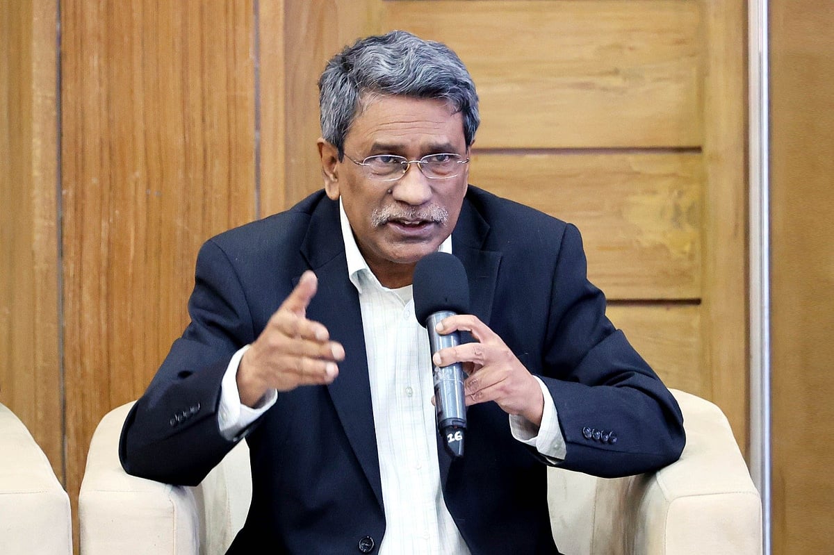 National Consensus Commission Vice-Chairman Professor Ali Riaz spoke on the 20th day of the second phase of the meeting with political parties at the Foreign Service Academy in the capital on 28 July 2025