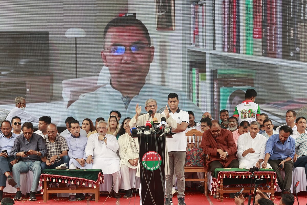 BNP secretary general Mirza Fakhrul Islam Alamgir addresses a rally organised by the BNP’s student wing, Jatiyatabadi Chhatra Dal (JCD), in Shahbagh, Dhaka, on 3 August 2025