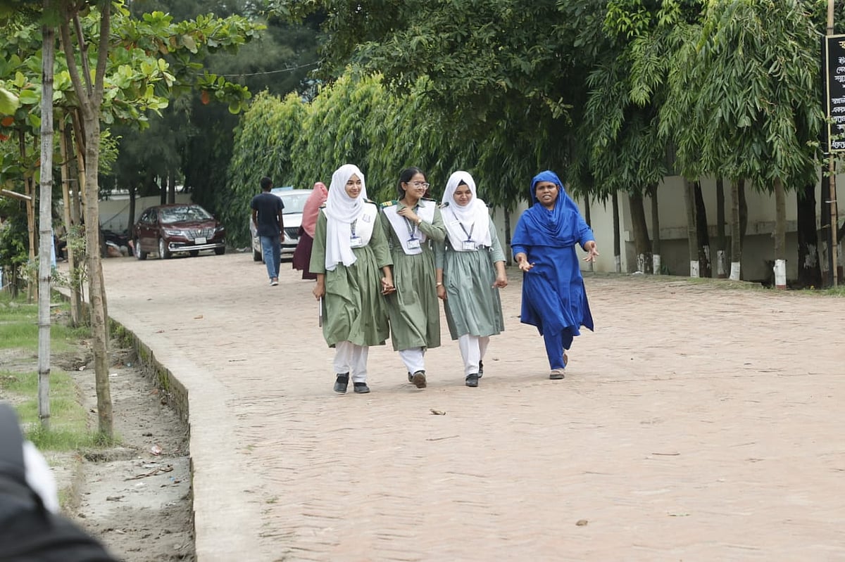 Students arrive at Milestone School and College on 6 August 2025