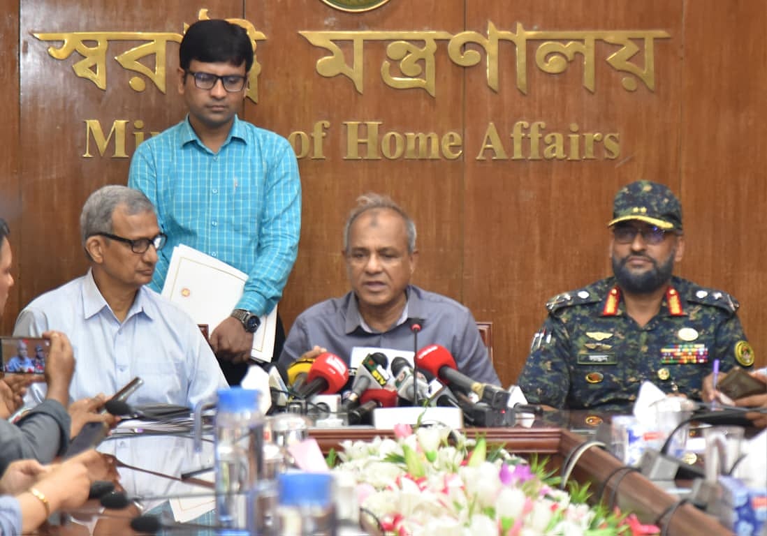 Home Affairs Adviser Lt. Gen. (retd.) Jahangir Alam Chowdhury addresses a press conference following a meeting of the Core Committee on Law and Order at the secretariat on 10 August 2025.
