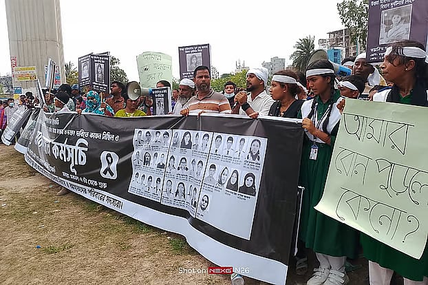 Guardians of the victims of fighter jet crash at the Milestone School and College staged a demonstration in Uttara on Tuesday.
