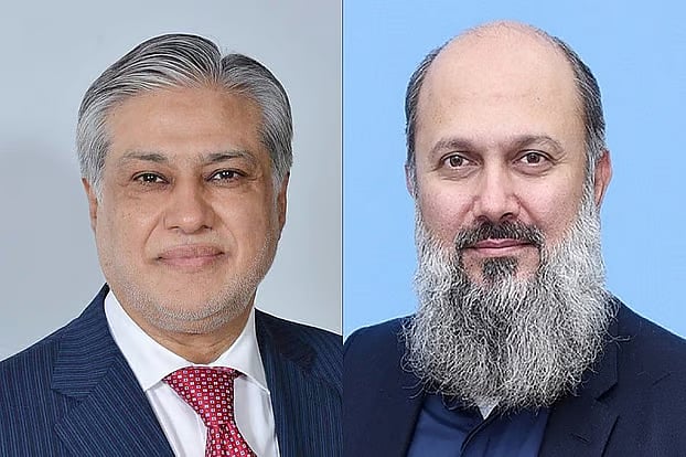 Pakistan foreign minister Ishaq Dar (L) and commerce minister Kamal KhanPakistan government website