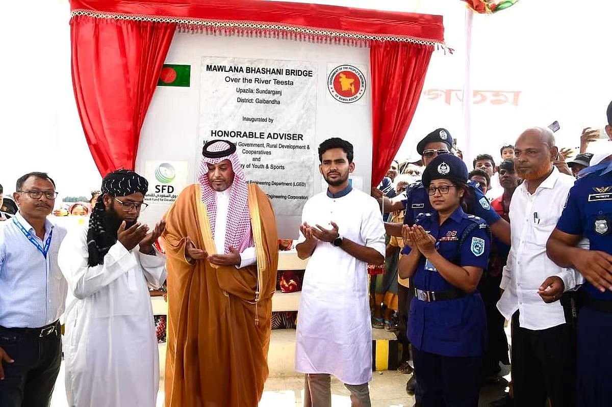 Local Government Adviser Asif Mahmud Sajeeb Bhuiyan officially inaugurated the bridge at the Haripur end in Gaibandha after cutting a ribbon on 20 August