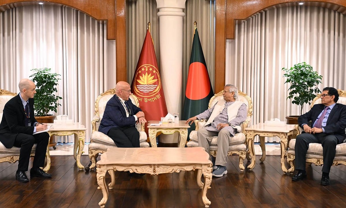 The Special Rapporteur on the situation of human rights in Myanmar, Tom Andrews, called on Chief Adviser Professor Muhammad Yunus at the latter's office  on 21 August 2025.