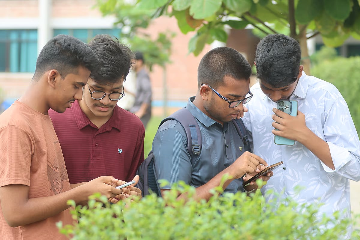 Students have to apply for admission in college online now.