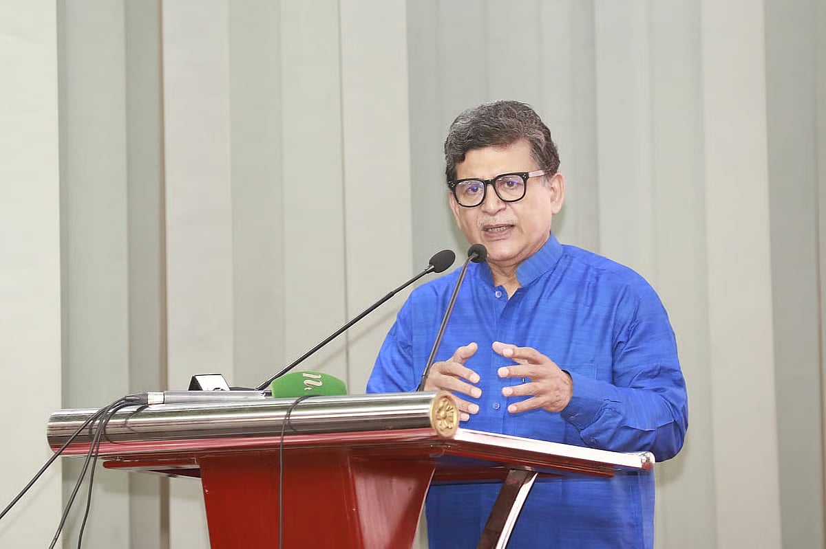 Hossain Zillur Rahman, executive chairman of the private research organisation Power and Participation Research Centre (PPRC), delivers a speech at the event presenting the findings of a study titled “Economic Dynamics and Mood at Household Level in Mid-2025”  at the LGED auditorium in Agargaon, Dhaka on 25 August 2025.
