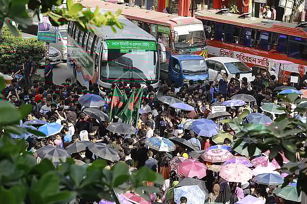 Students of various engineering institutes have blocked the Shahbagh intersection to press home their 3-point demand