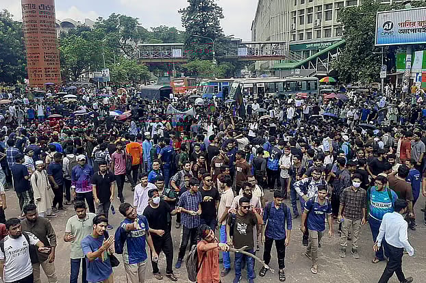 Students of various engineering institutes have blocked the Shahbagh intersection to press home their 3-point demand for the second consecutive day on Wednesday