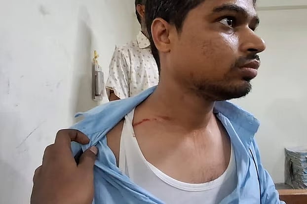 Asif Hossain, a reporter for Somoy TV, was assaulted by lawyers inside the courtroom of the Dhaka Chief Metropolitan Magistrate (CMM) Court. Photo taken today, Thursday, from the Dhaka court premises.