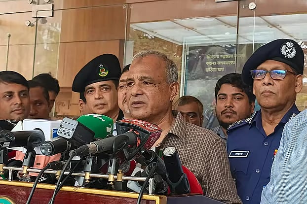 Home Affairs Adviser Lt Gen (retd) Md Jahangir Alam Chowdhury speaking to newspersons after inaugurating a training programme for increasing capability and skills of police for performing election duties at Rajarbagh Police Lines in the capital on 7 September, 2025
