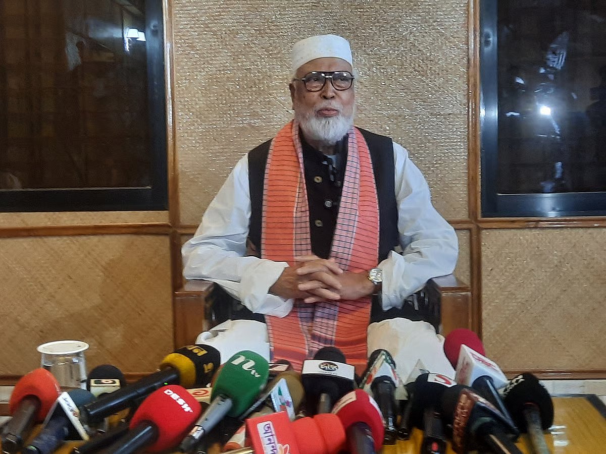 Abdul Kader Siddique Bir Uttam speaks at a press conference in his Tangail residence on 7 Septermber