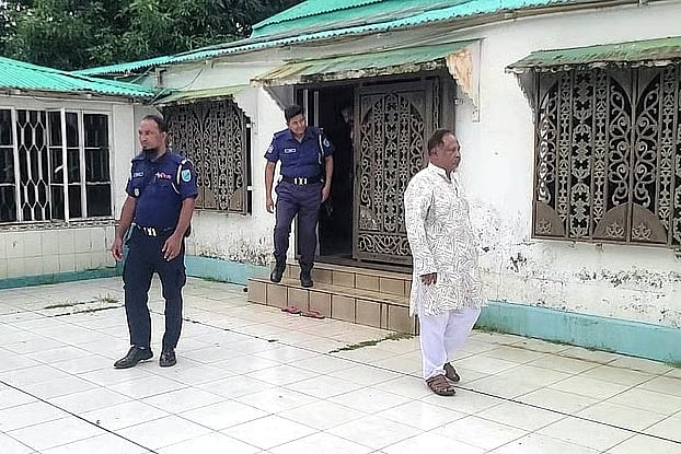 Members of the law enforcement agency arrested former additional IGP Shamsuddoha from his house in the Wonderela Green Park area of Nawabganj in Dhaka at 11:00 am on Sunday after waiting for around 12 hours